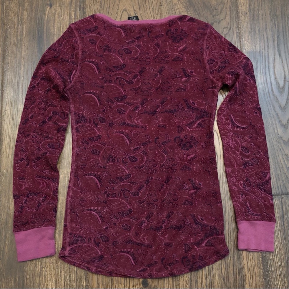 Lucky Brand Top Thermal Long Sleeve Beautiful Paisley Detailed Design Size S/P - Picture 7 of 7